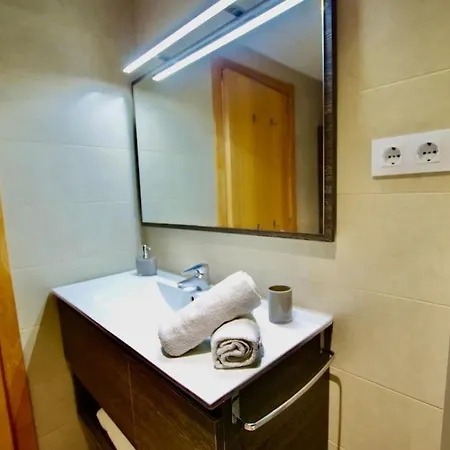 V&v Lloret-apartamento Fenals Exclusivo 6pax Totalmente Renovado Con Piscina, Gimnasio, Parking Y Area Infantil * Lloret de Mar