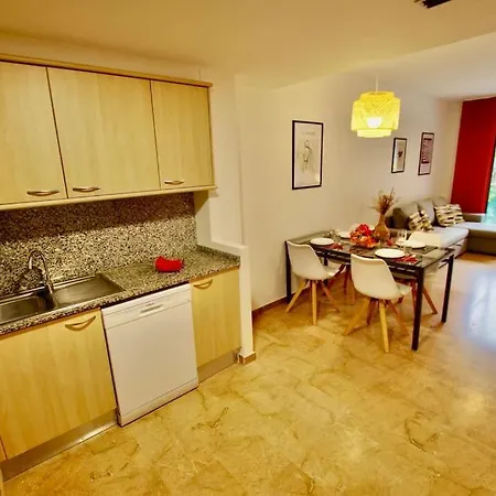V&v Lloret-apartamento Fenals Exclusivo 6pax Totalmente Renovado Con Piscina, Gimnasio, Parking Y Area Infantil Lloret de Mar
