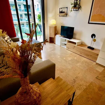 V&v Lloret-apartamento Fenals Exclusivo 6pax Totalmente Renovado Con Piscina, Gimnasio, Parking Y Area Infantil Lloret de Mar