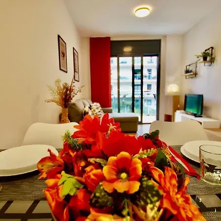 Apartment V&v Lloret-apartamento Fenals Exclusivo 6pax Totalmente Renovado Con Piscina, Gimnasio, Parking Y Area Infantil